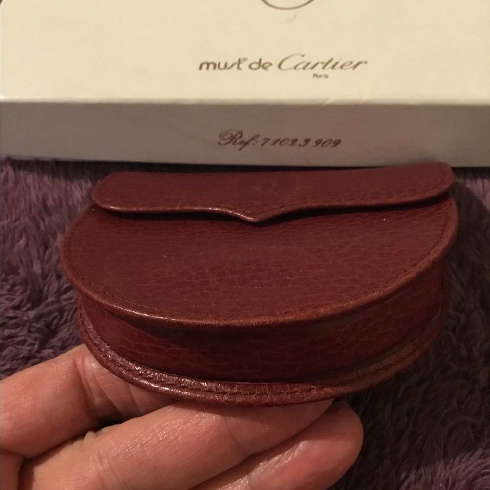 Authentic Cartier Bordeaux Leather Coin Holder - Picture 4 of 14